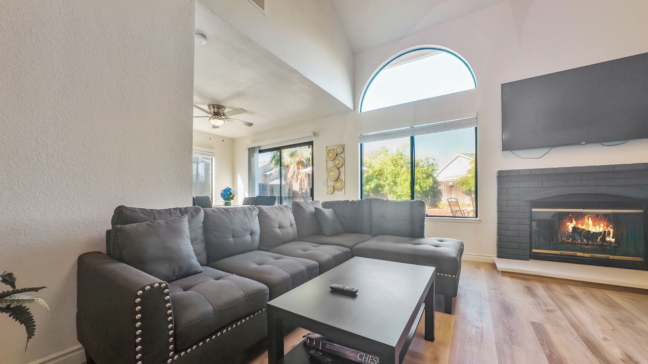 Photo of Livingroom in Pittsburg