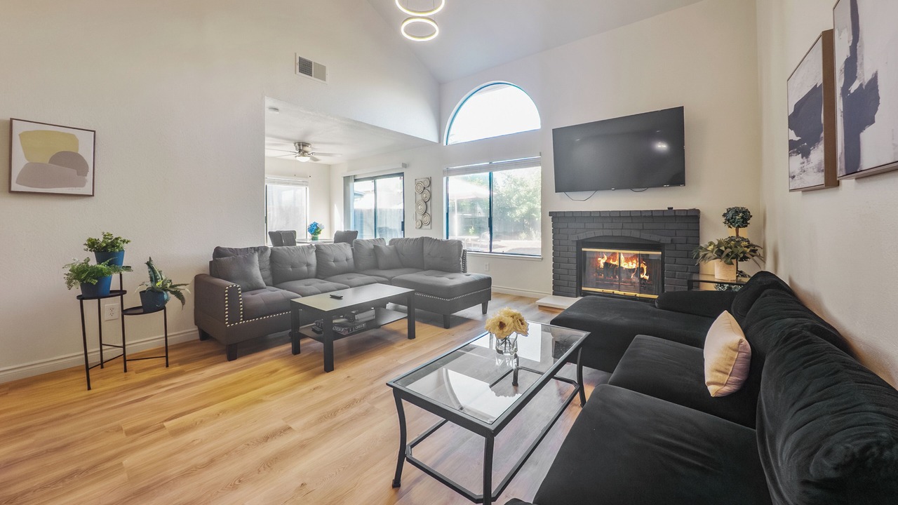 Photo of Livingroom in Pittsburg