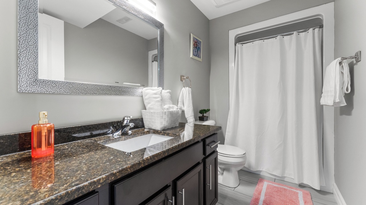 Photo of Bathroom in Boblo Island