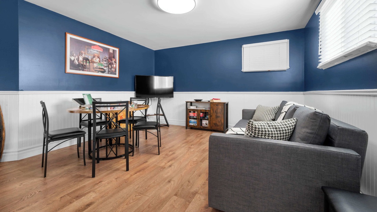 Photo of Livingroom in Petite-Riviere-Saint-Francois