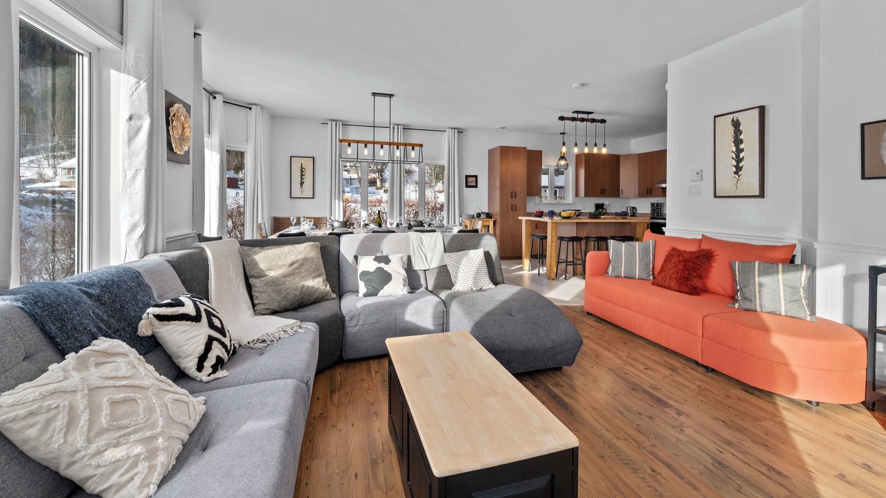 Photo of Livingroom in Petite-Riviere-Saint-Francois