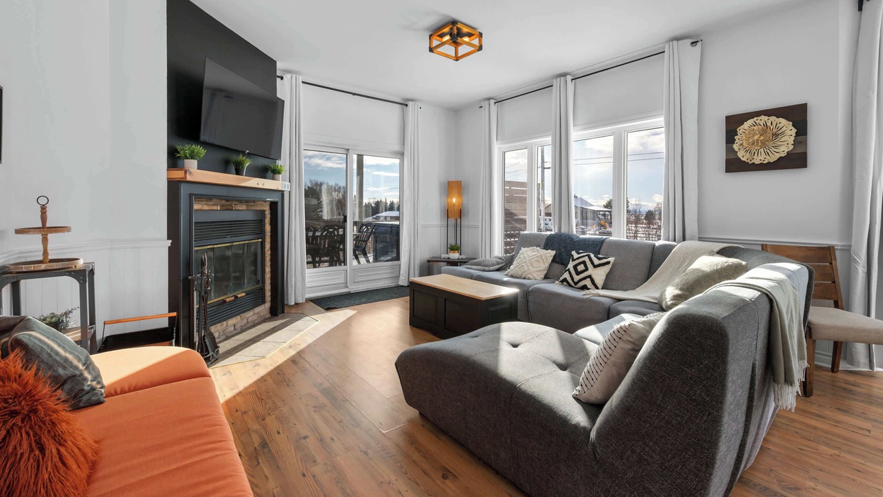 Photo of Livingroom in Petite-Riviere-Saint-Francois
