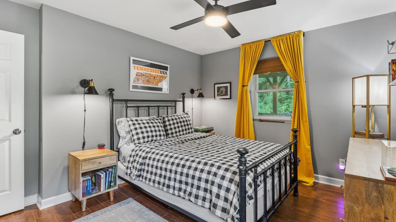 Photo of Bedroom in Brentwood