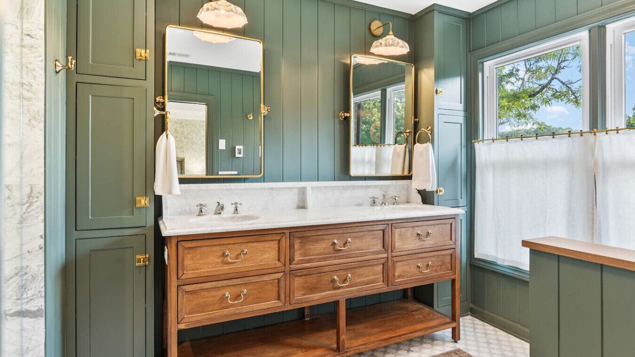 Photo of Bathroom in Brentwood