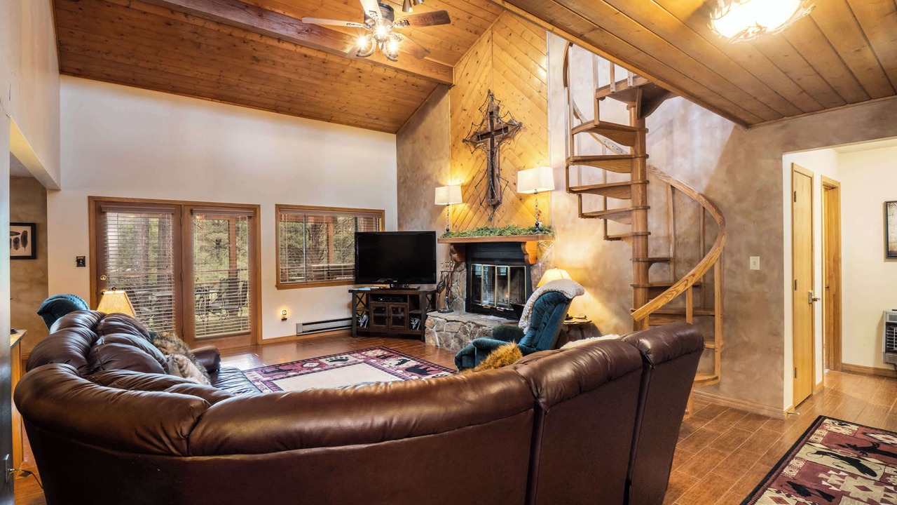 Photo of Livingroom in Angel Fire