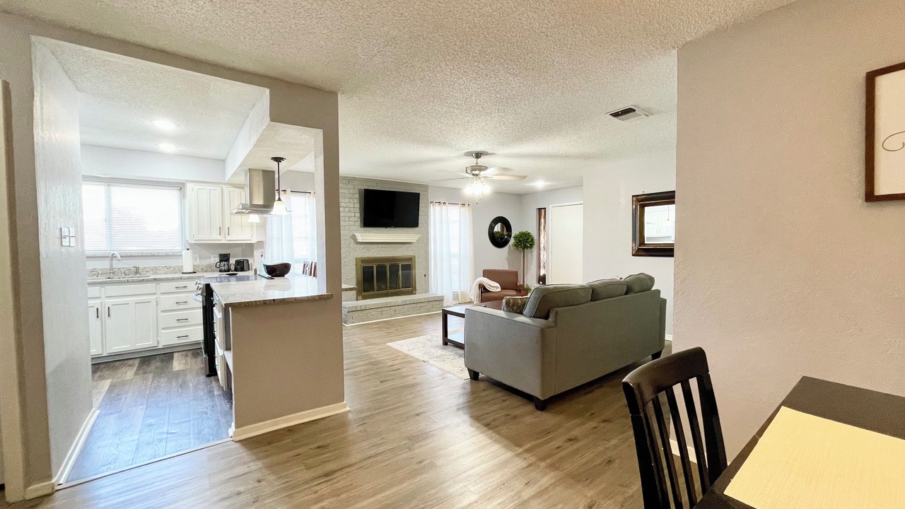Photo of Livingroom in West Arlington