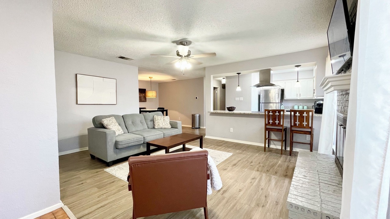Photo of Livingroom in West Arlington