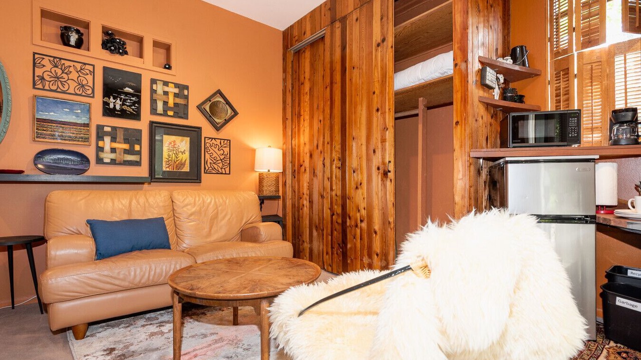 Photo of Livingroom in North Queen Anne