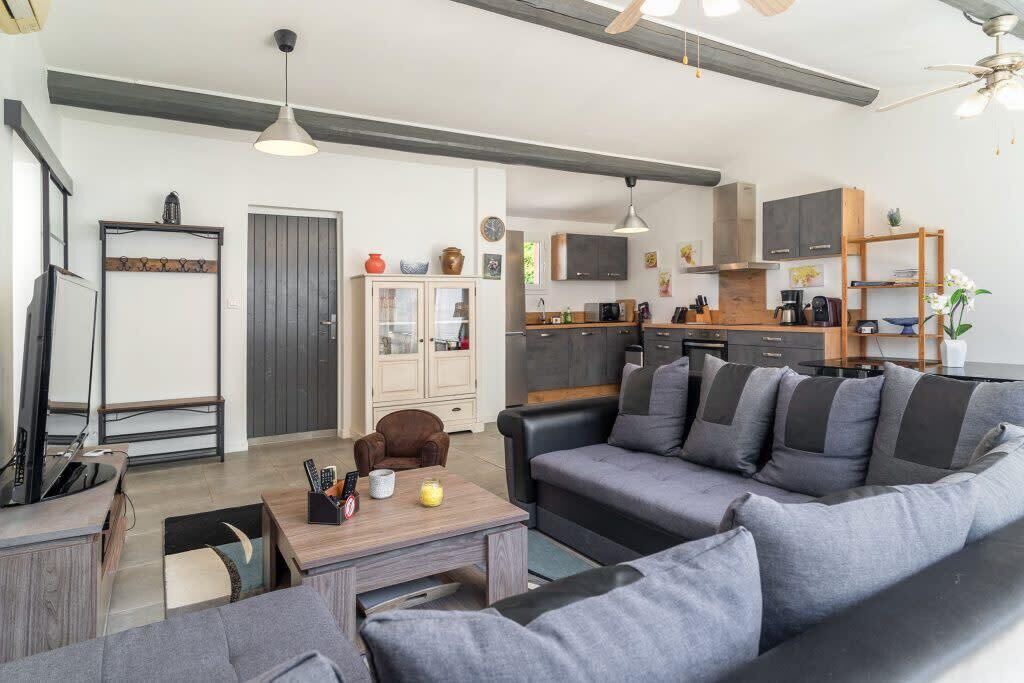 Photo of Livingroom in Caumont-sur-Durance