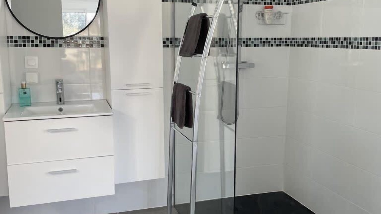 Photo of Bathroom in Caumont-sur-Durance