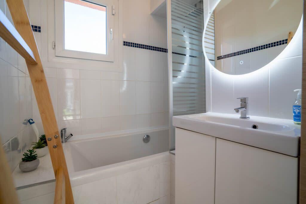 Photo of Bathroom in Caumont-sur-Durance