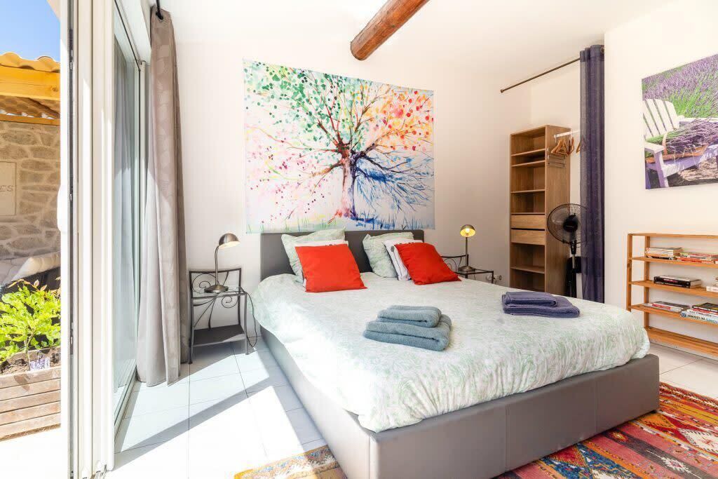 Photo of Bedroom in Caumont-sur-Durance