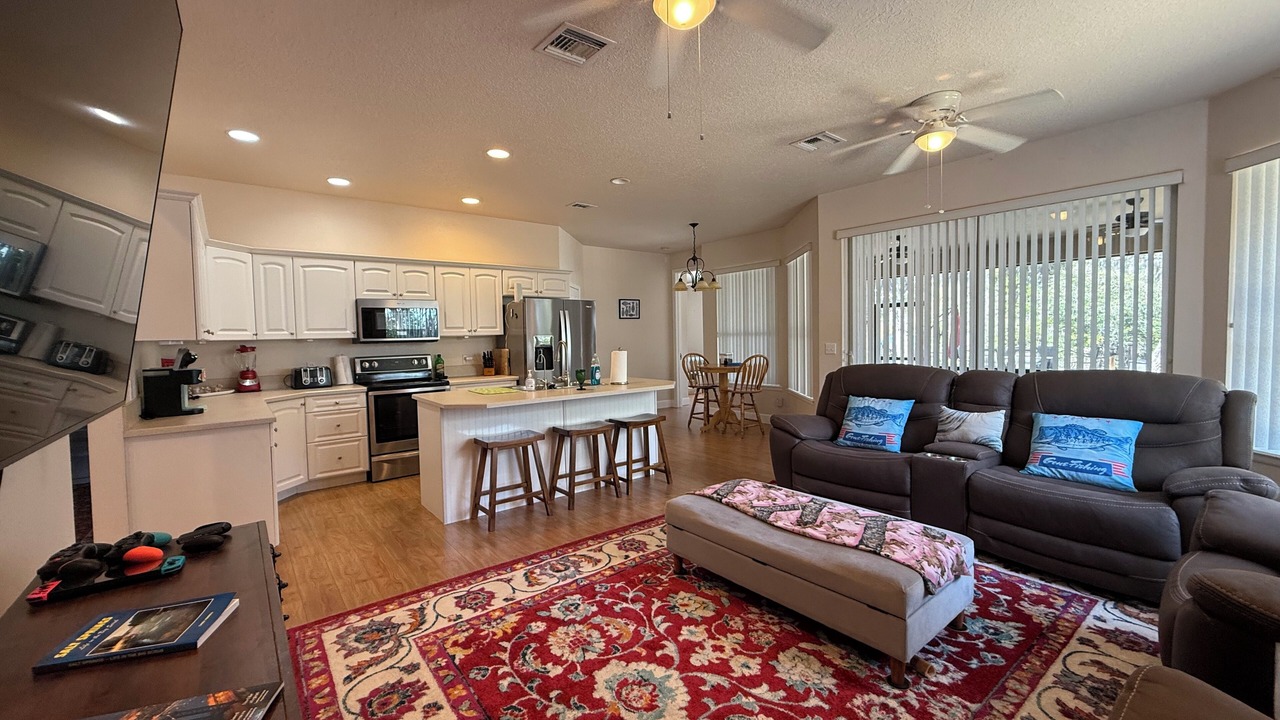 Photo of Livingroom in Salt Springs