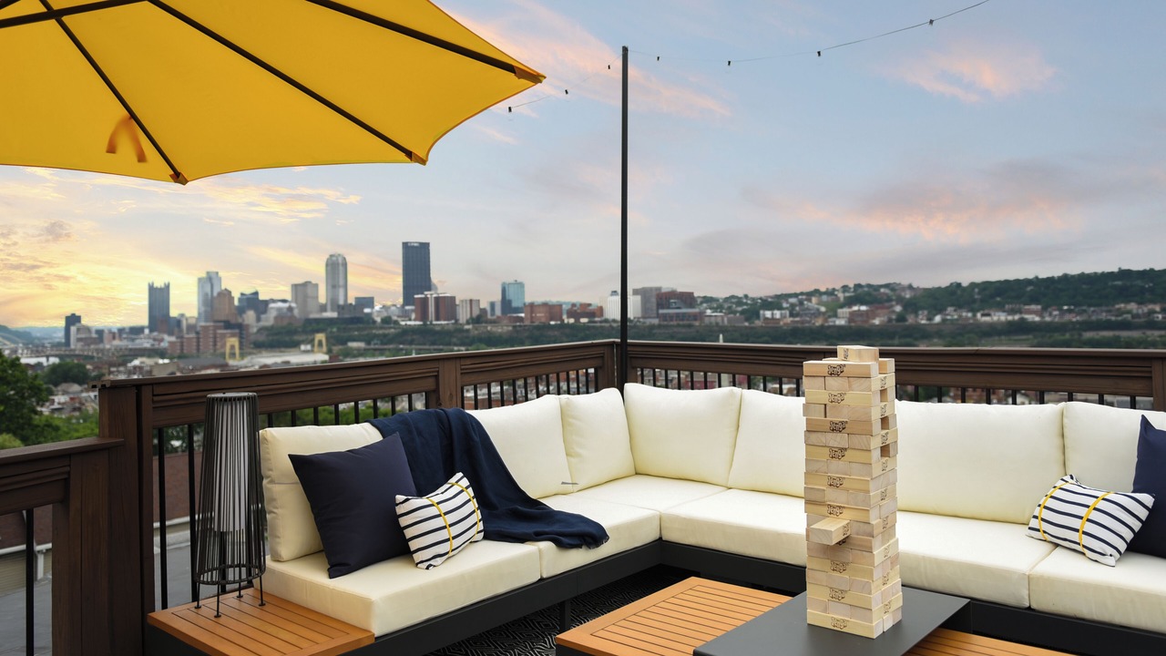 Photo of Patio Balcony in South Side Slopes