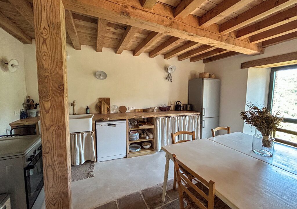 Photo of Kitchen in Saint-Roman-de-Codieres