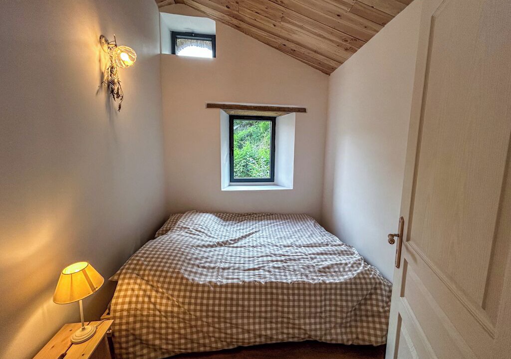 Photo of Bedroom in Saint-Roman-de-Codieres