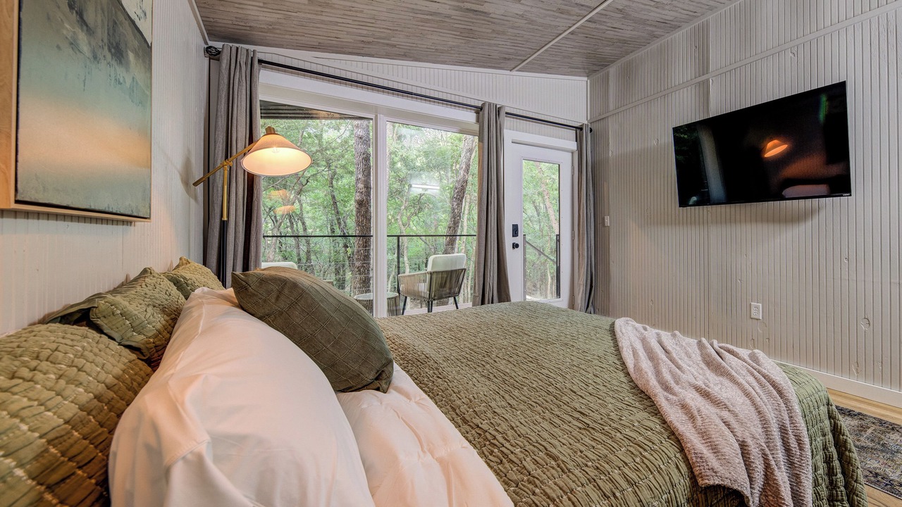 Photo of Bedroom in Alvord
