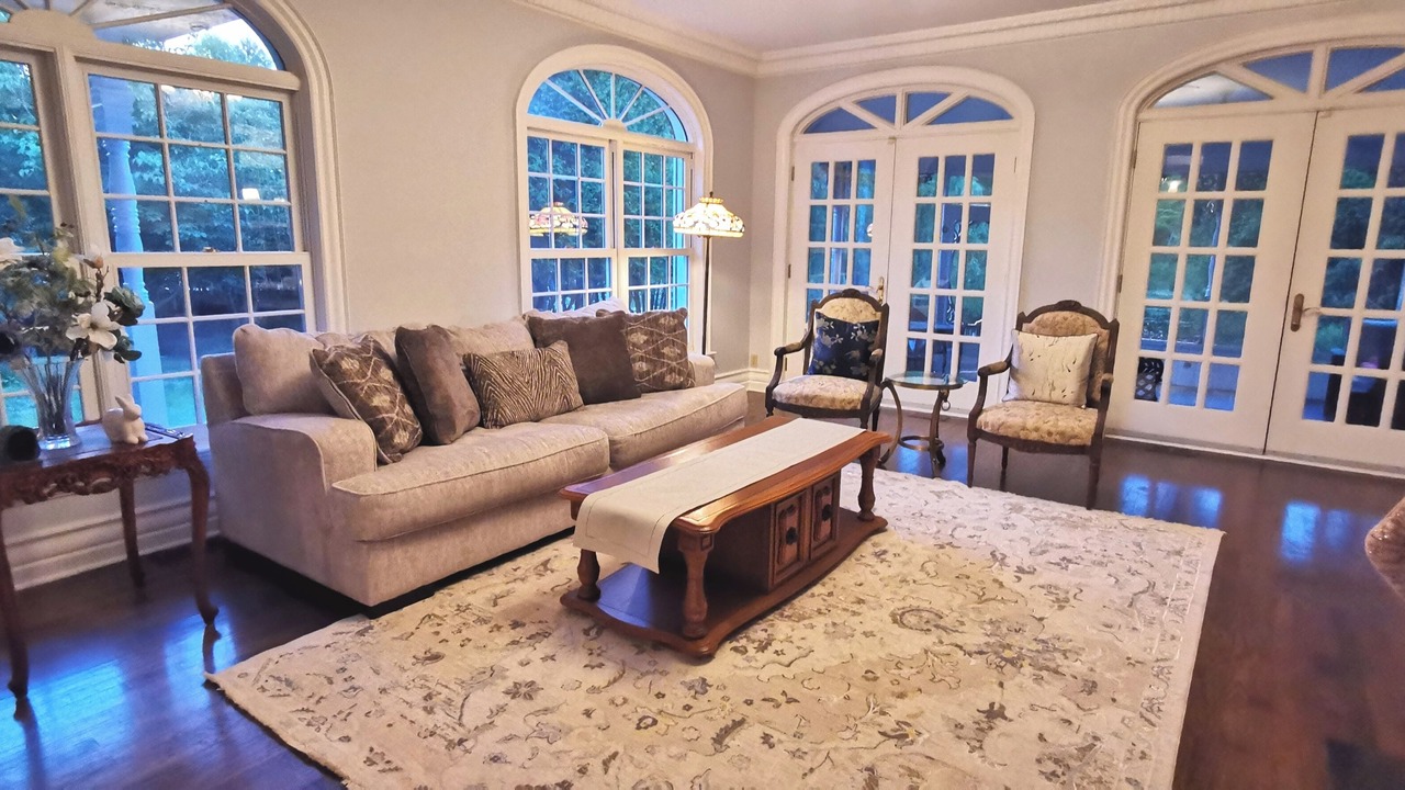 Photo of Livingroom in Hudson