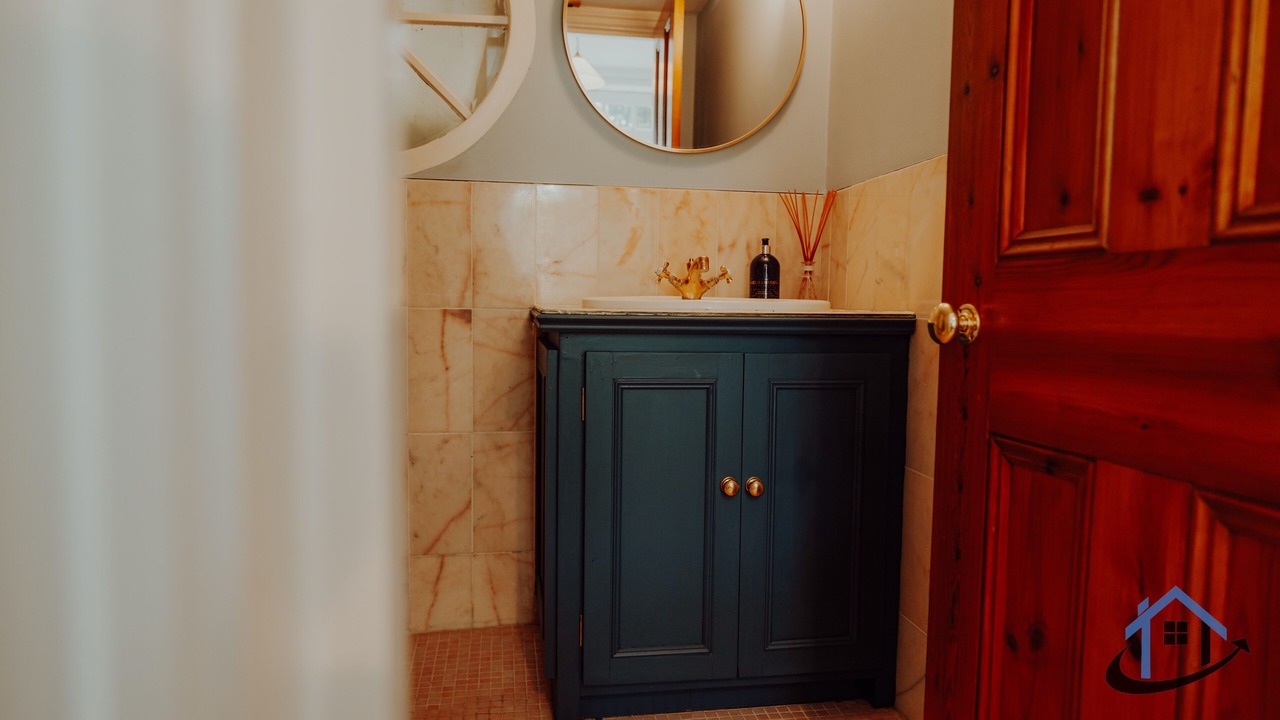 Photo of Bathroom in Hampton Wick