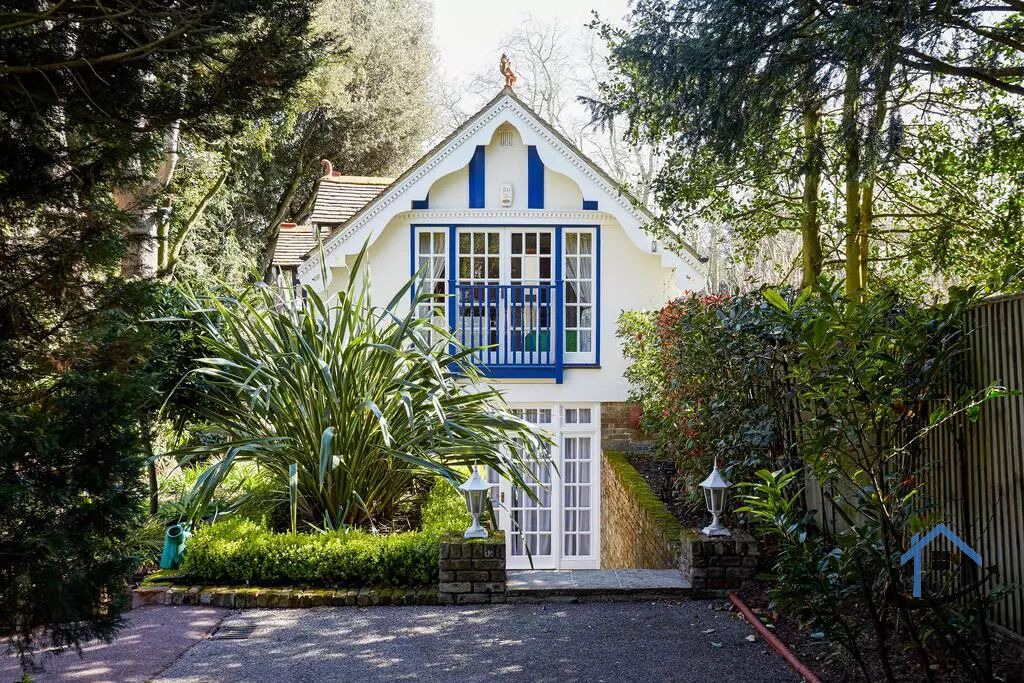 Photo of Outdoor in Hampton Wick