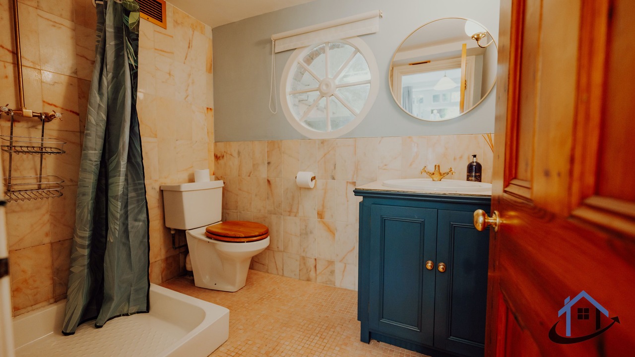 Photo of Bathroom in Hampton Wick