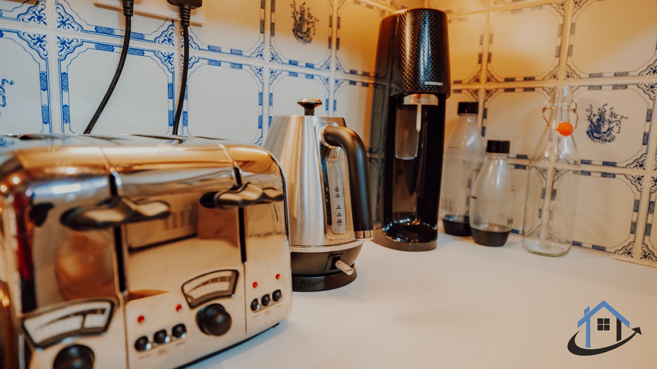 Photo of Others in Hampton Wick