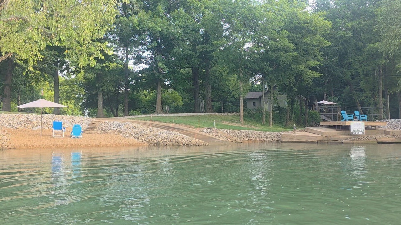 Photo of Others in Doniphan
