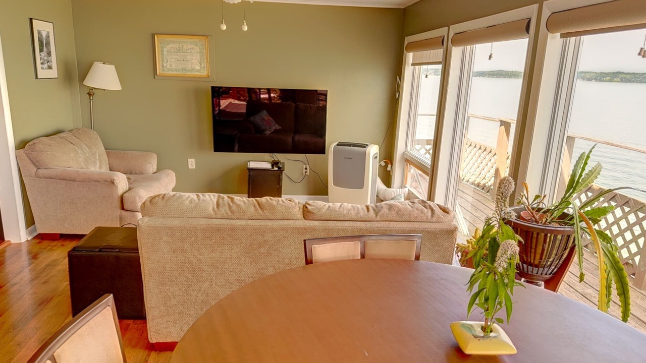 Photo of Bedroom in Seneca Falls