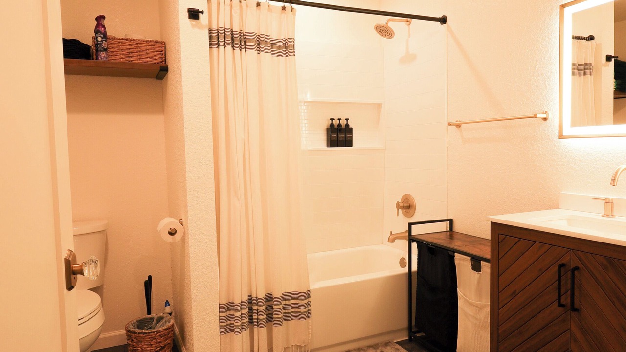 Photo of Bathroom in Oroville