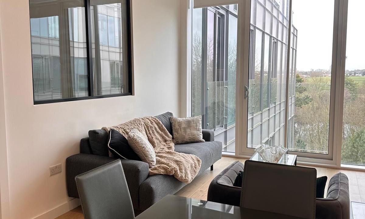 Photo of Livingroom in London Borough of Hounslow