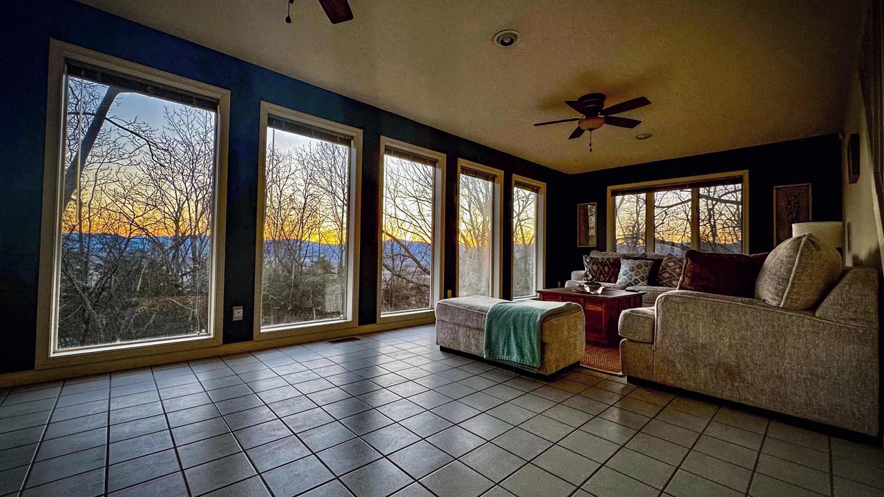 Photo of Livingroom in McGaheysville