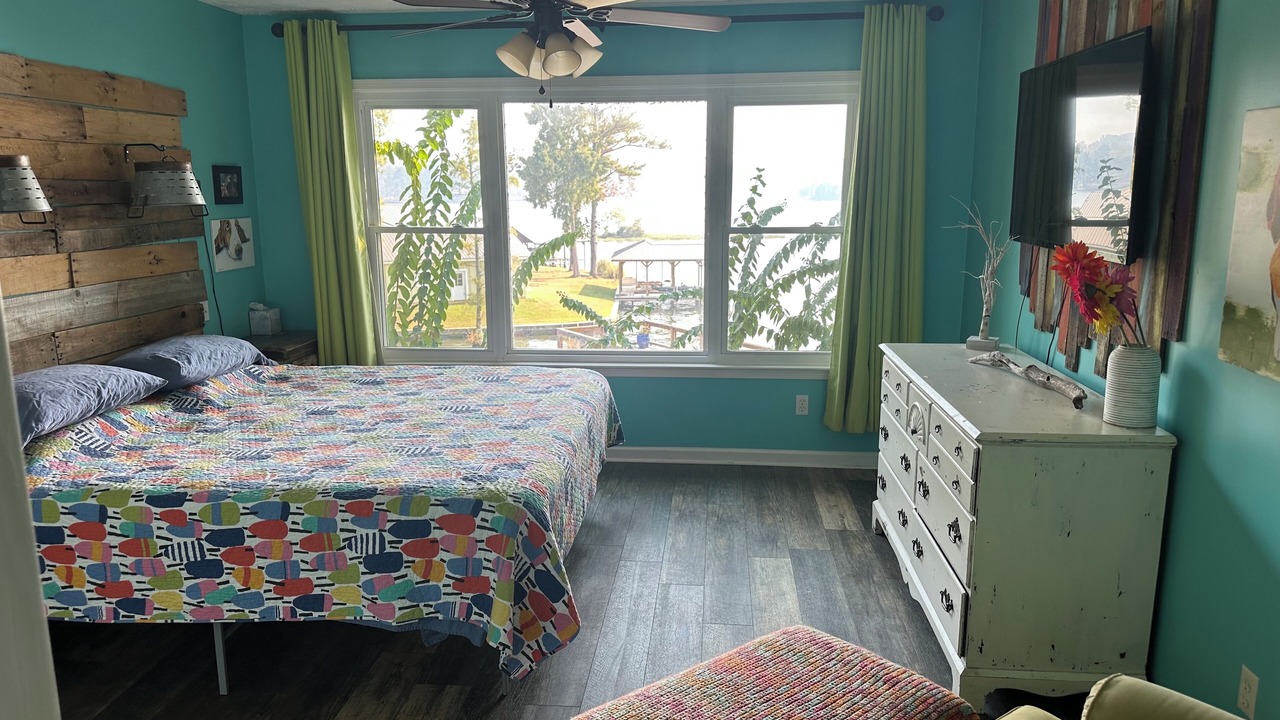 Photo of Bedroom in Titus