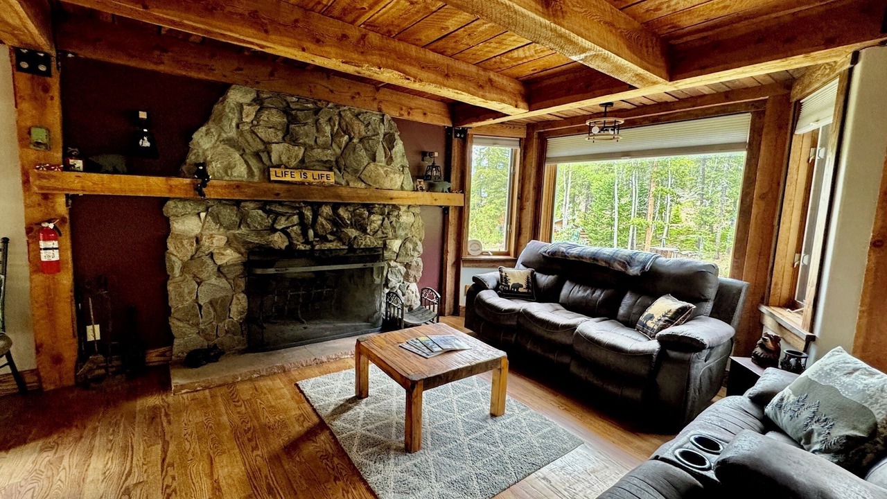 Photo of Livingroom in Black Hawk