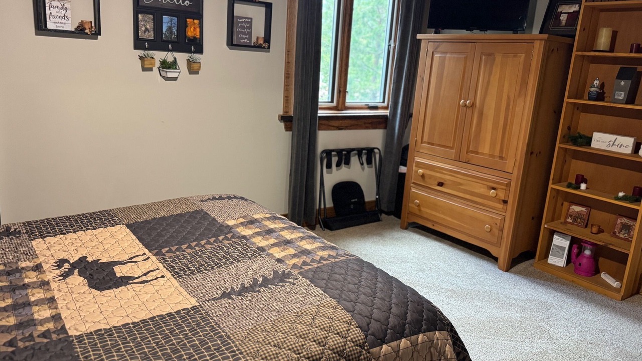 Photo of Bedroom in Black Hawk
