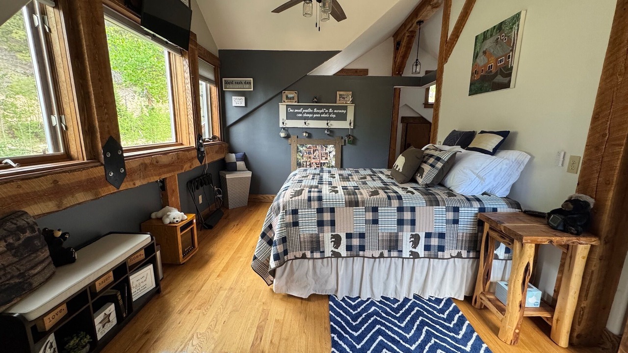 Photo of Bedroom in Black Hawk