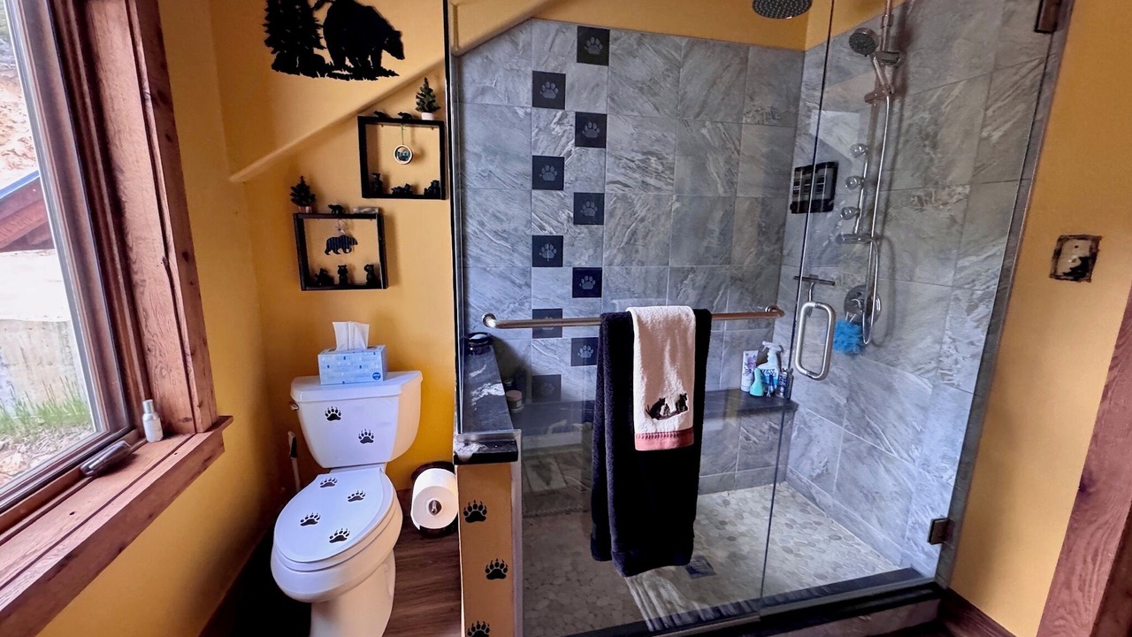 Photo of Bathroom in Black Hawk