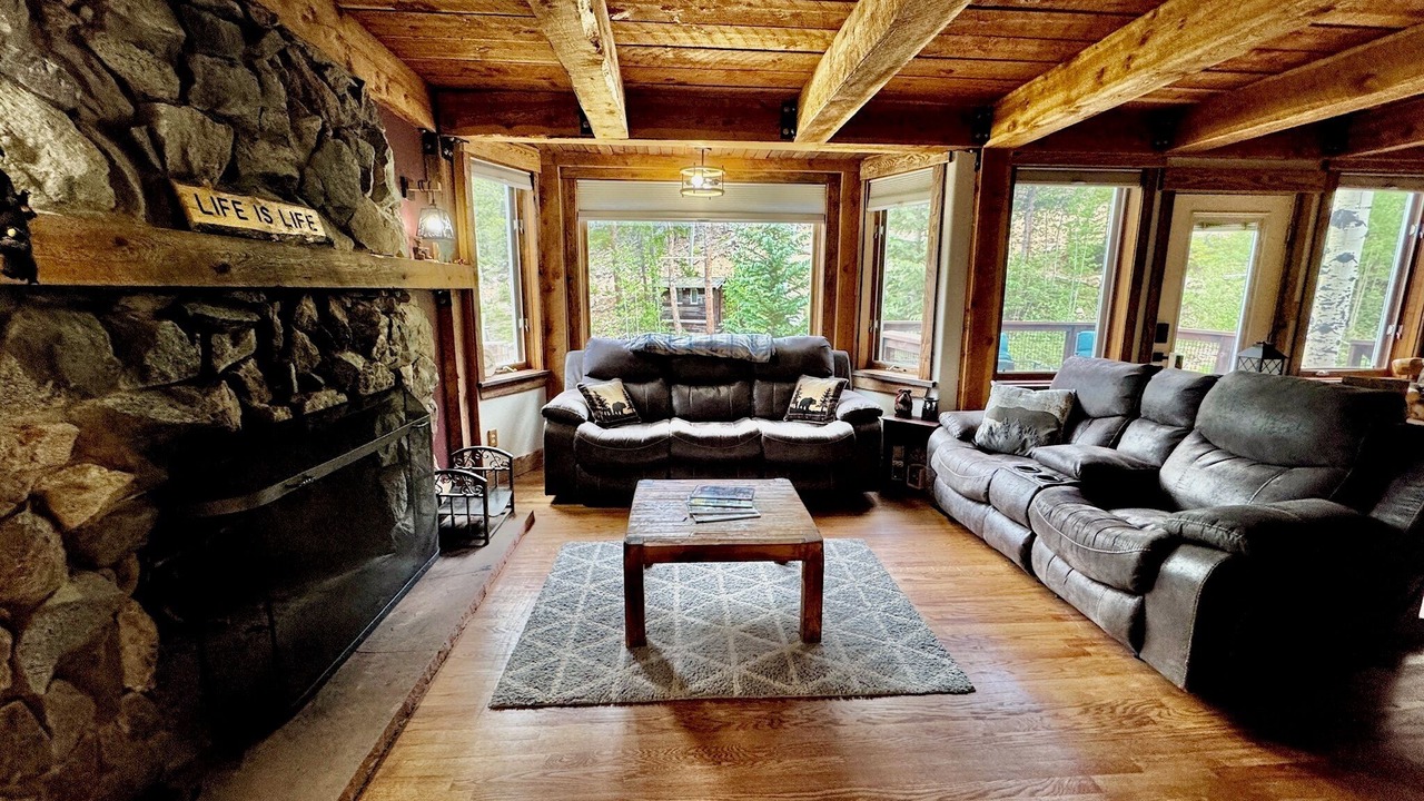 Photo of Livingroom in Black Hawk