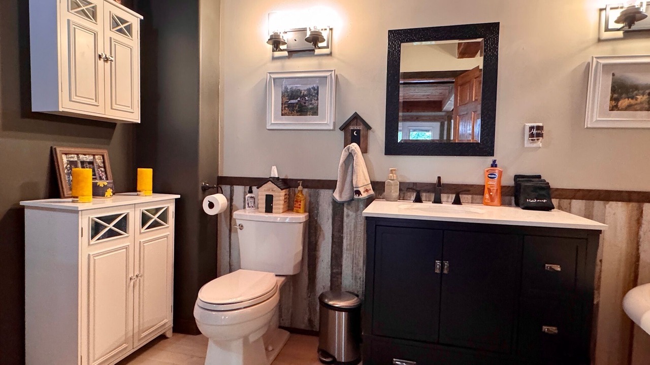 Photo of Bathroom in Black Hawk