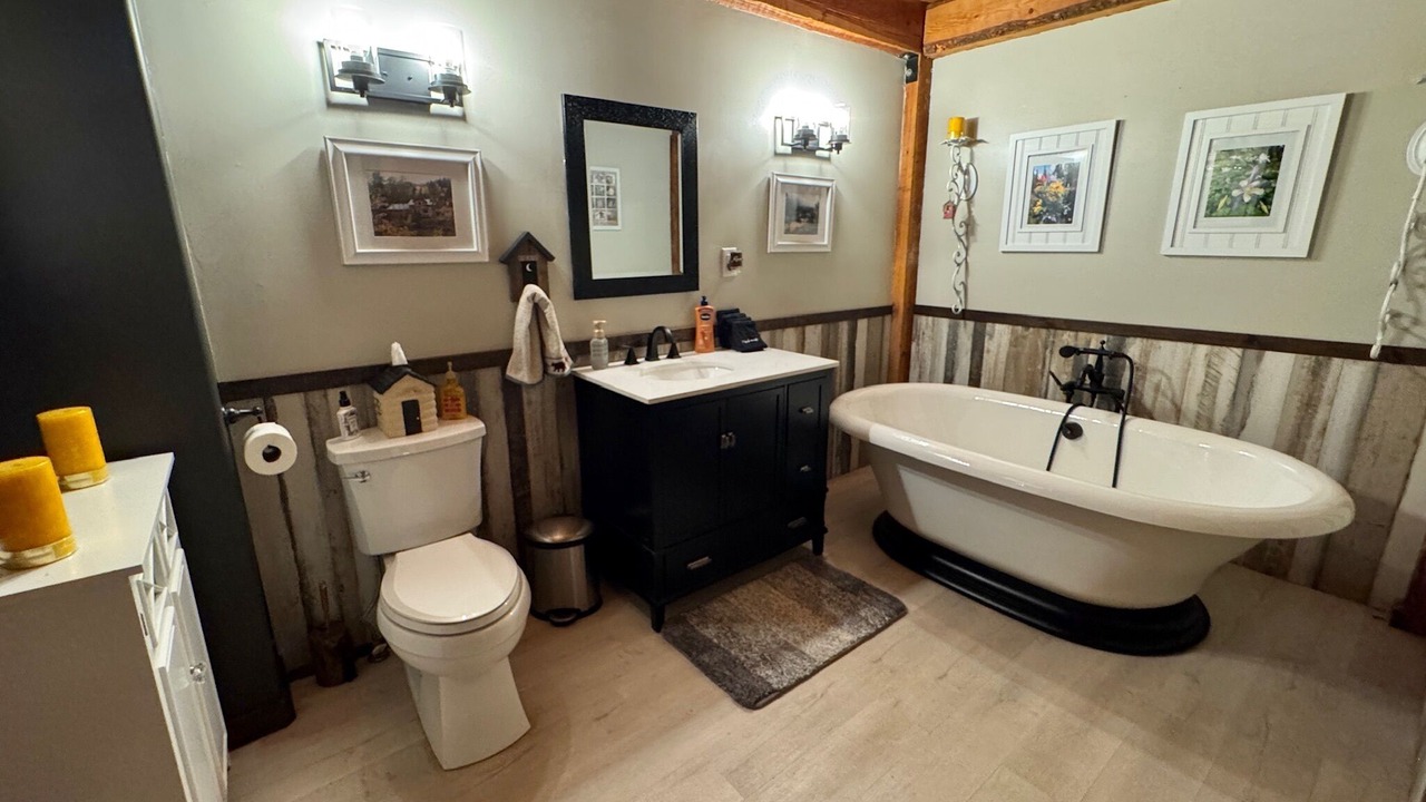 Photo of Bathroom in Black Hawk