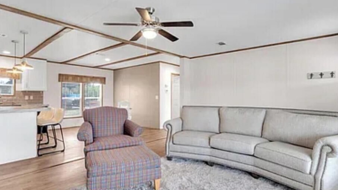Photo of Livingroom in Graford