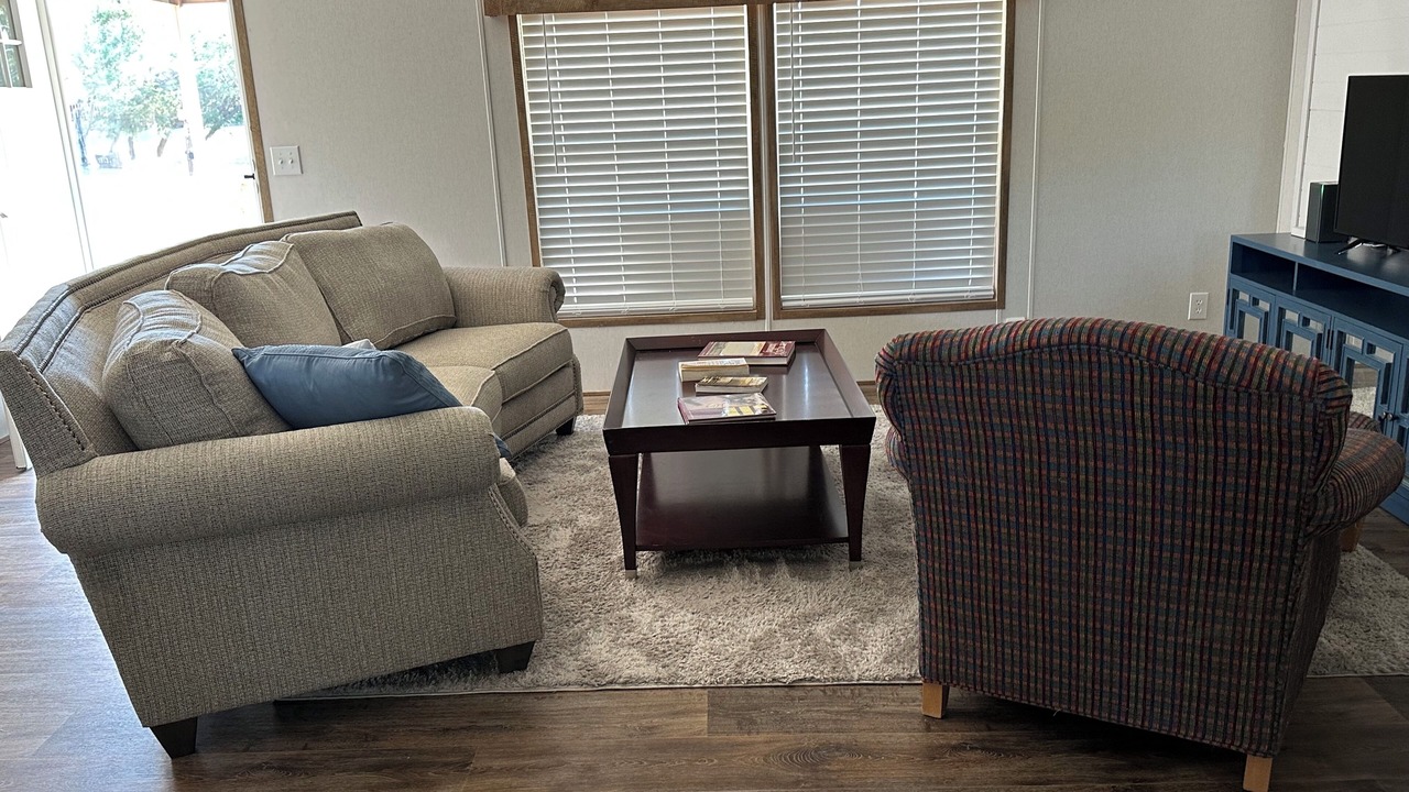 Photo of Livingroom in Graford