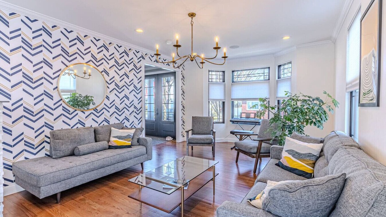 Photo of Livingroom in Maywood