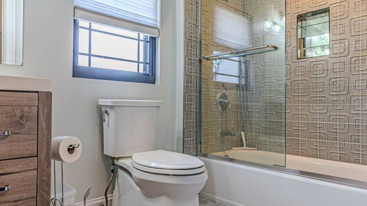 Photo of Bathroom in Maywood