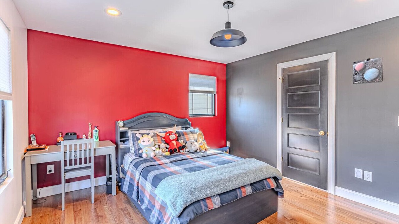 Photo of Bedroom in Maywood