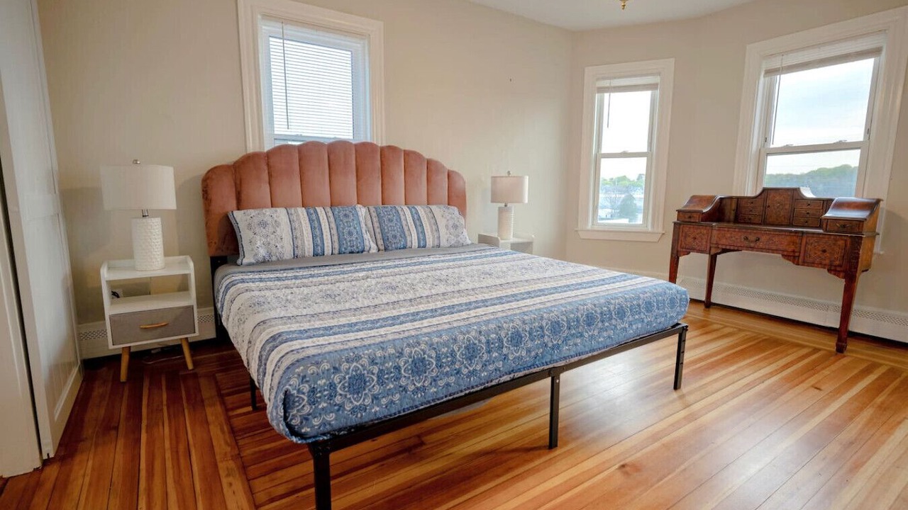 Photo of Bedroom in Beverly