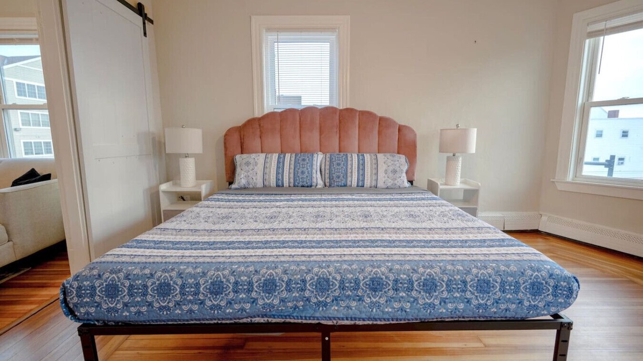 Photo of Bedroom in Beverly