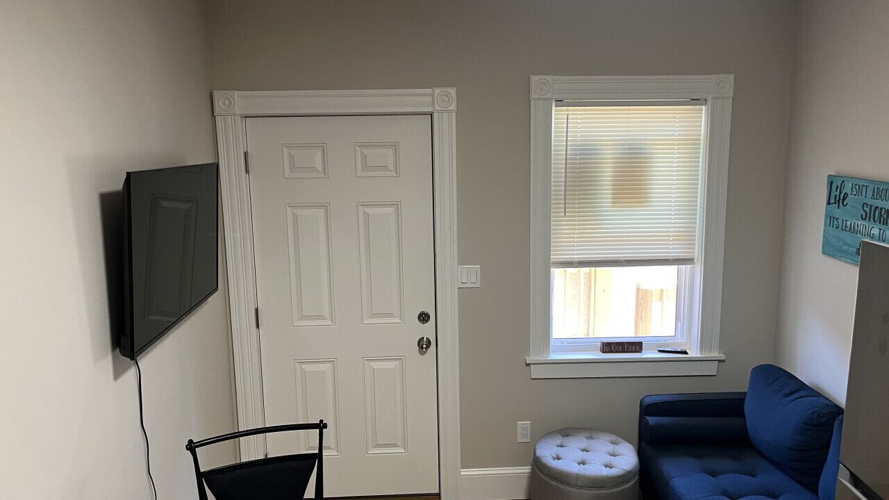 Photo of Livingroom in Beverly