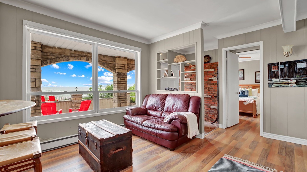 Photo of Livingroom in Crystal Beach