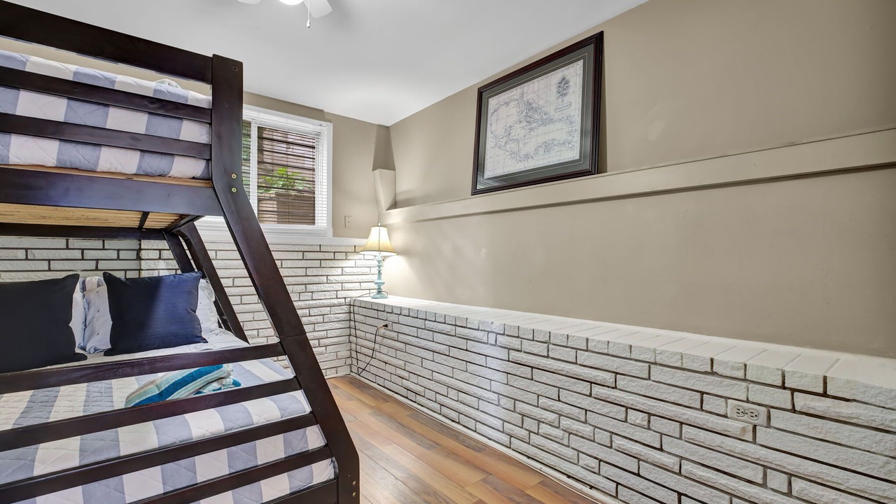 Photo of Bedroom in Crystal Beach