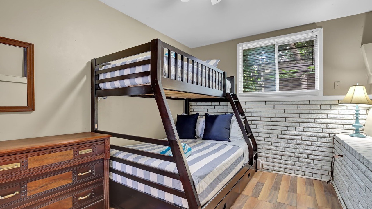 Photo of Bedroom in Crystal Beach